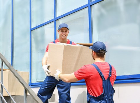 Professional movers assisting with home relocation in Nottinghill